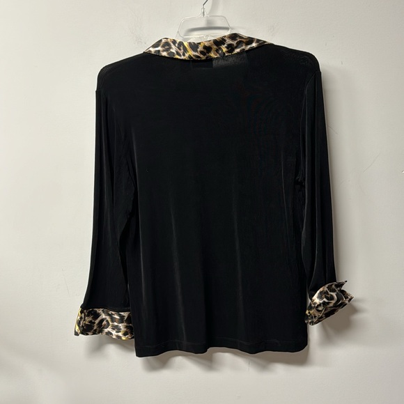 Chicos Travelers Womens XL Black Animal Print Trim Liquid Stretch Knit Top work - Picture 4 of 8